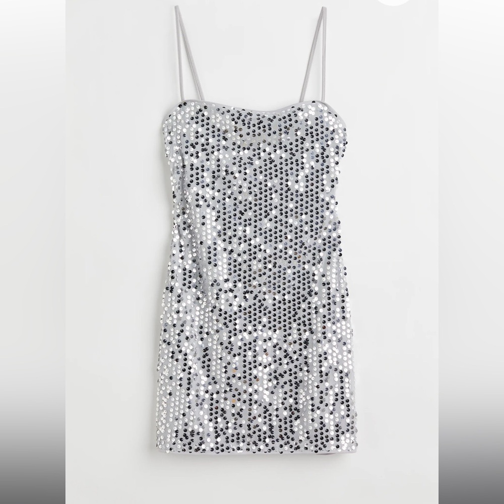 H&M - LARGE SEQUINED DRESS